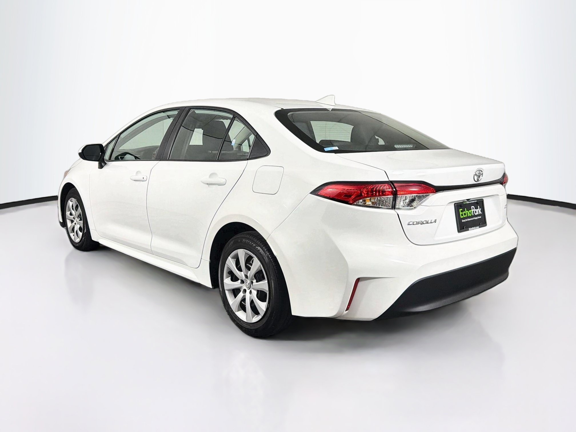 Used 2025 Toyota Corolla LE FWD image 5