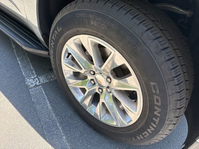 Used 2025 Chevrolet Tahoe Premier AWD/4WD image 9