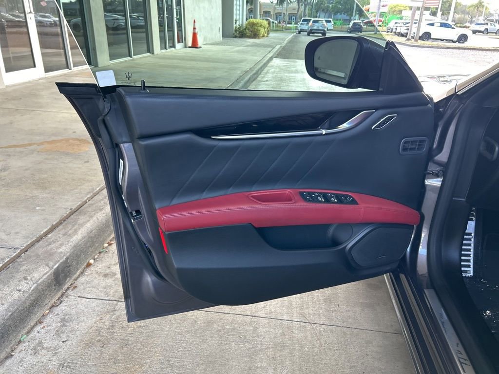 Used 2019 Maserati Ghibli S GranSport image 43