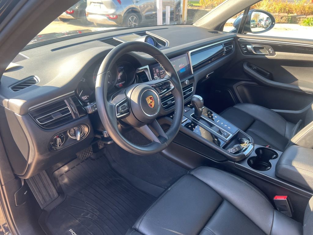 Used 2022 Porsche Macan Base image 6