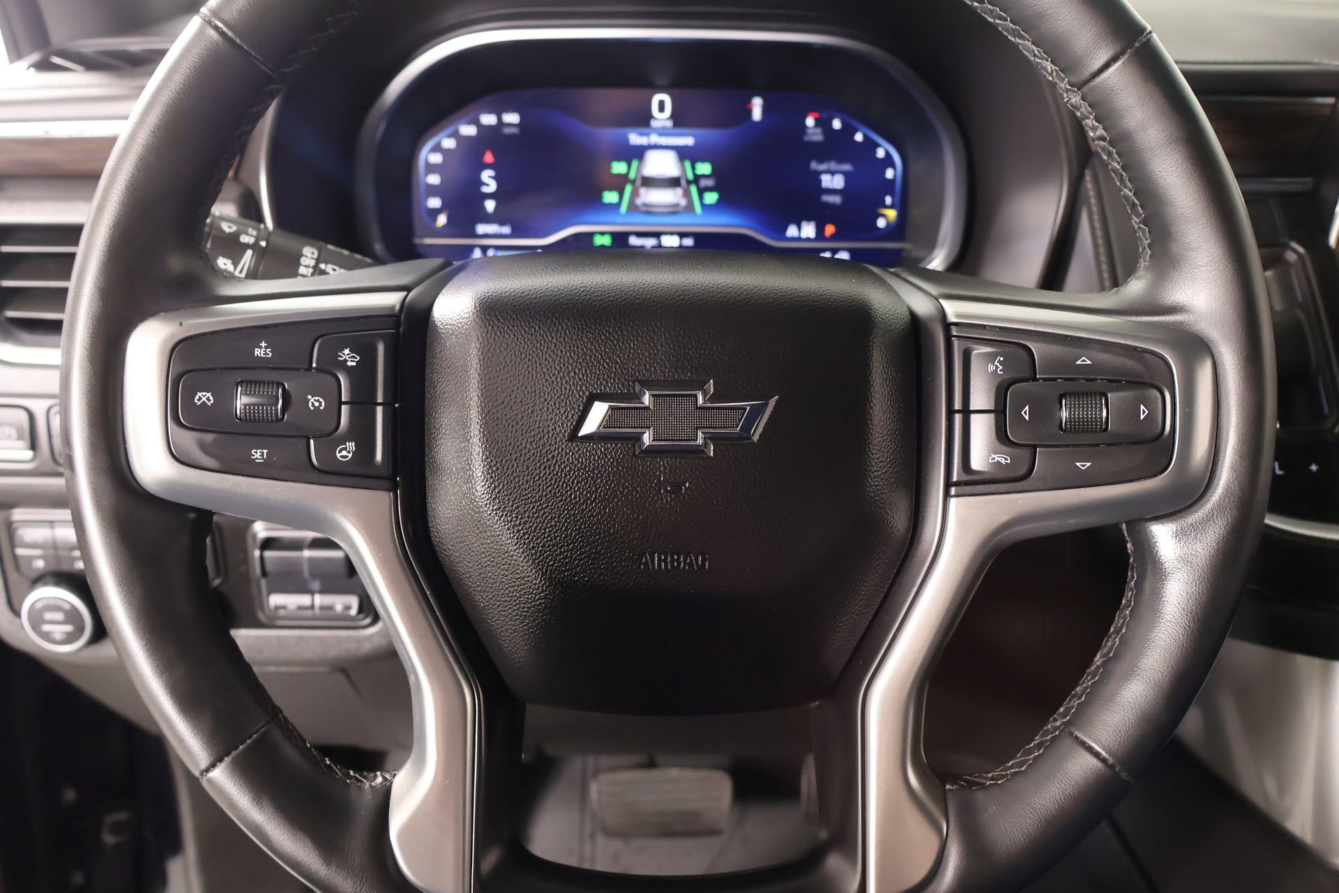 Used 2023 Chevrolet Suburban Z71 w/ Z71 Off-Road Package image 3