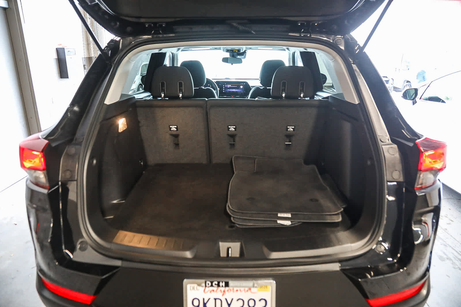 Used 2024 Chevrolet TrailBlazer LS image 25