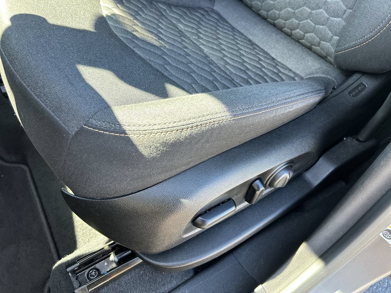 Used 2018 Chevrolet Equinox LT AWD/4WD image 24