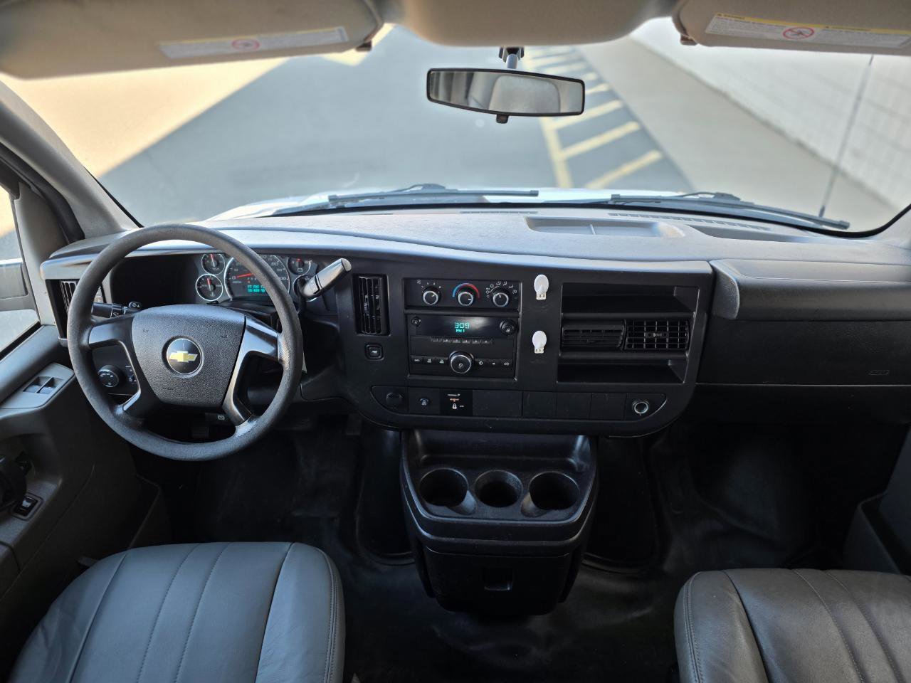 Used 2014 Chevrolet Express 2500 image 15