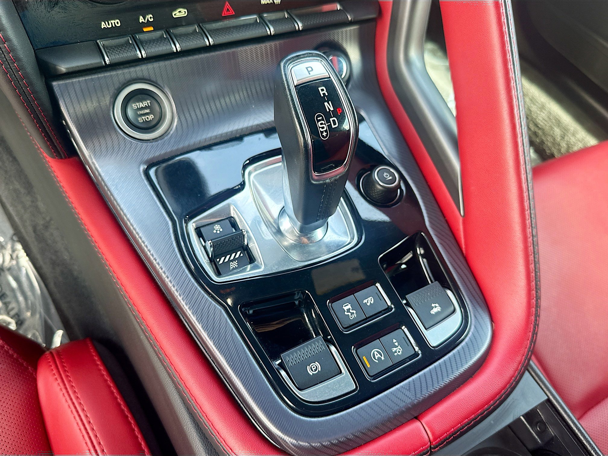 Used 2022 Jaguar F-TYPE Convertible image 17