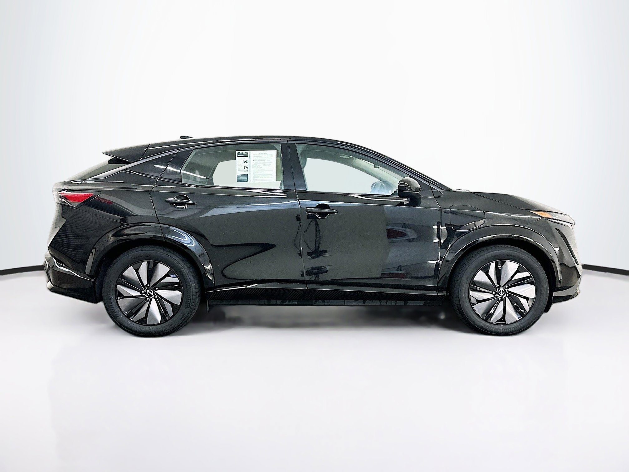 Used 2024 Nissan Ariya AWD image 10