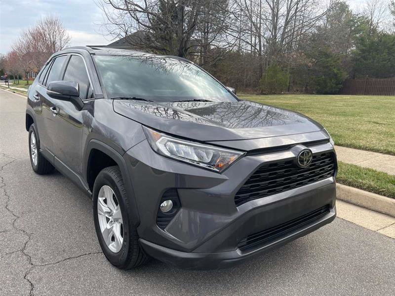 Used 2019 Toyota RAV4 XLE w/ Convenience Package AWD/4WD image 4