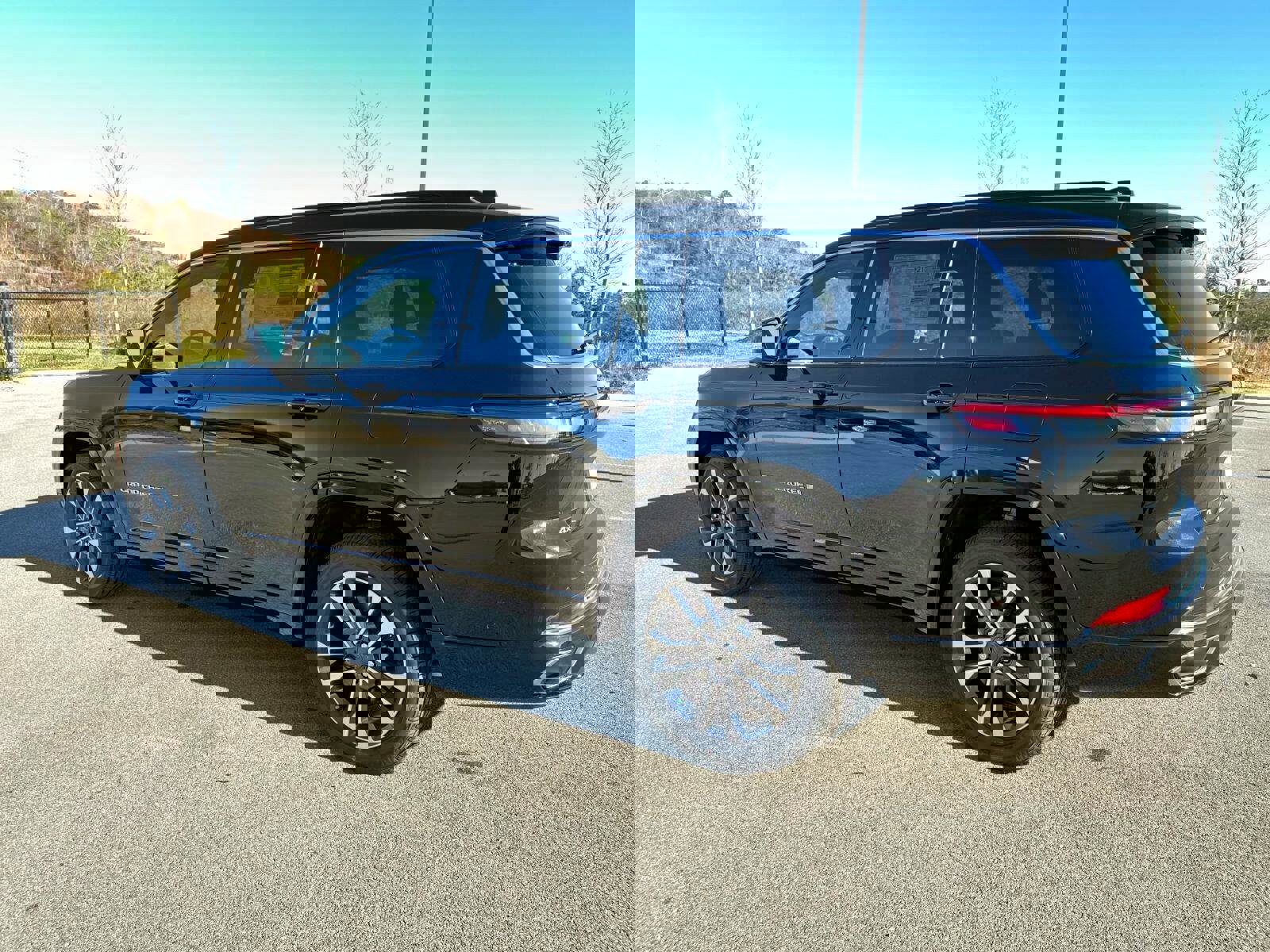 New 2025 Jeep Grand Cherokee L Overland w/ Advanced Protech Group III image 6