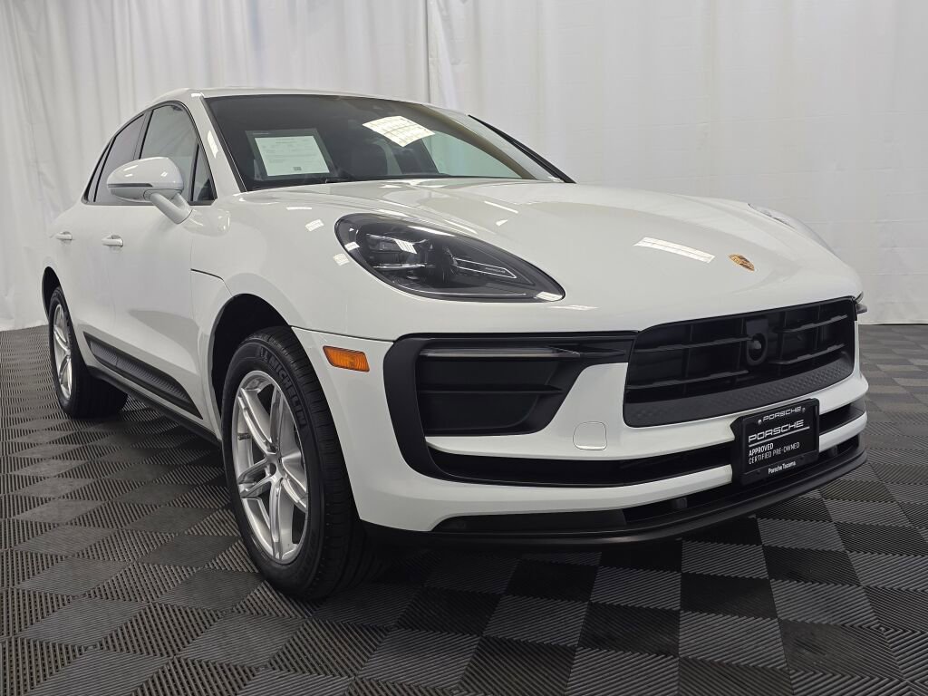 Certified 2024 Porsche Macan image 9