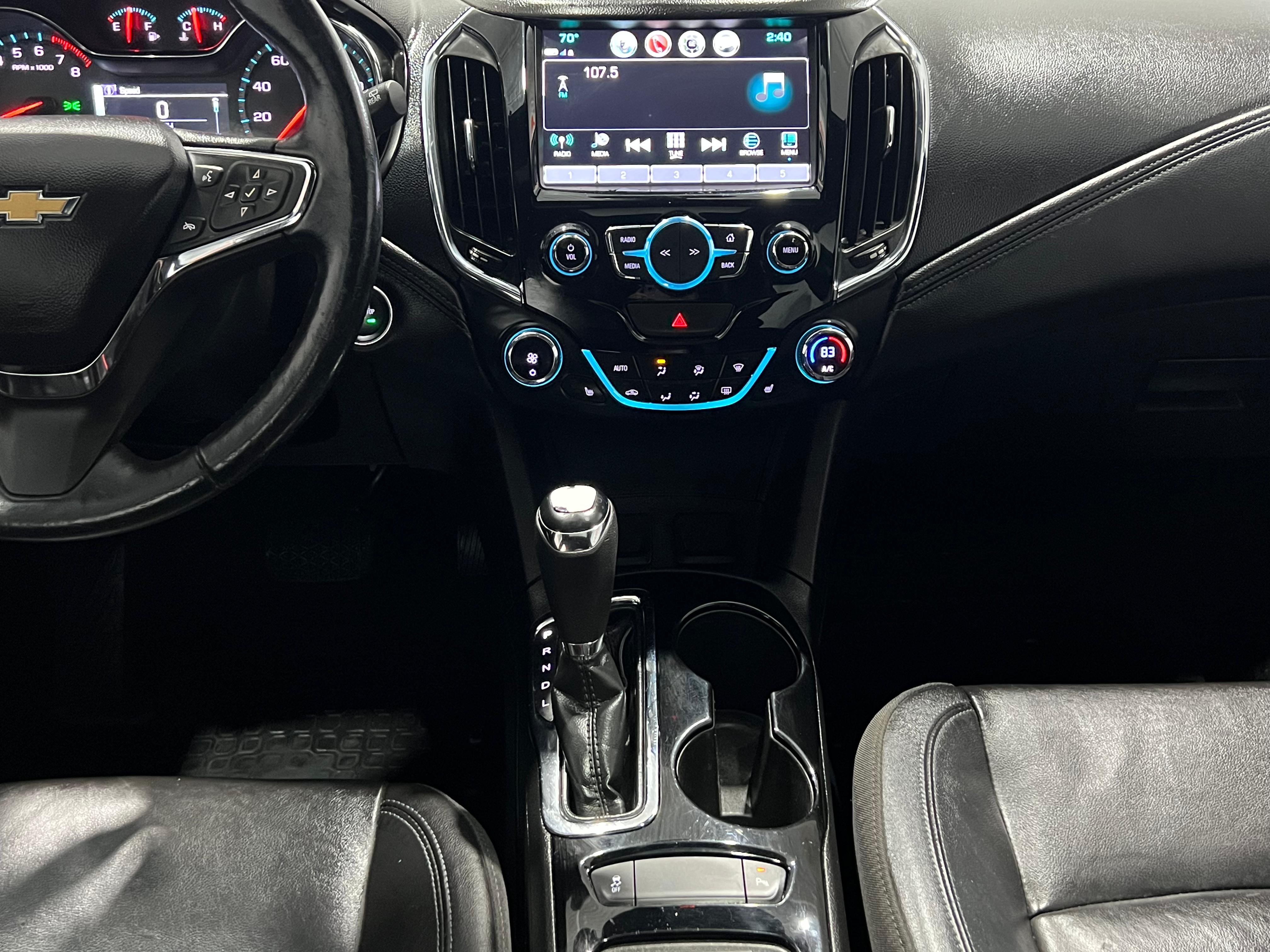 Used 2018 Chevrolet Cruze Premier FWD image 18