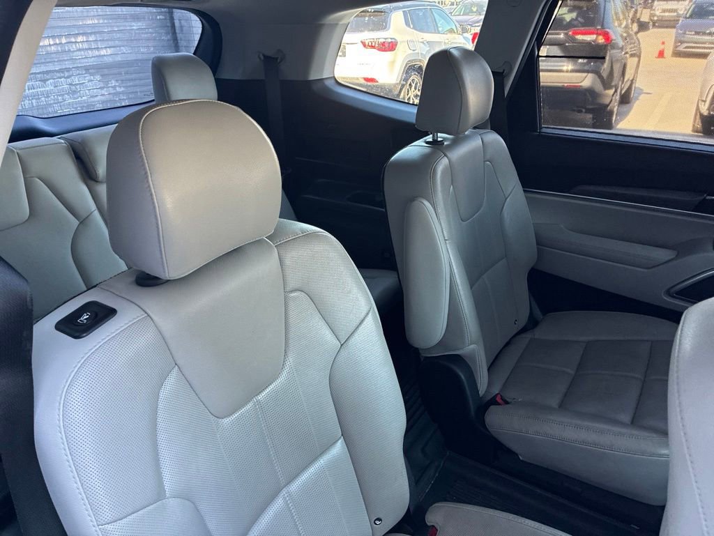 Used 2020 Kia Telluride SX w/ Towing Package FWD image 12