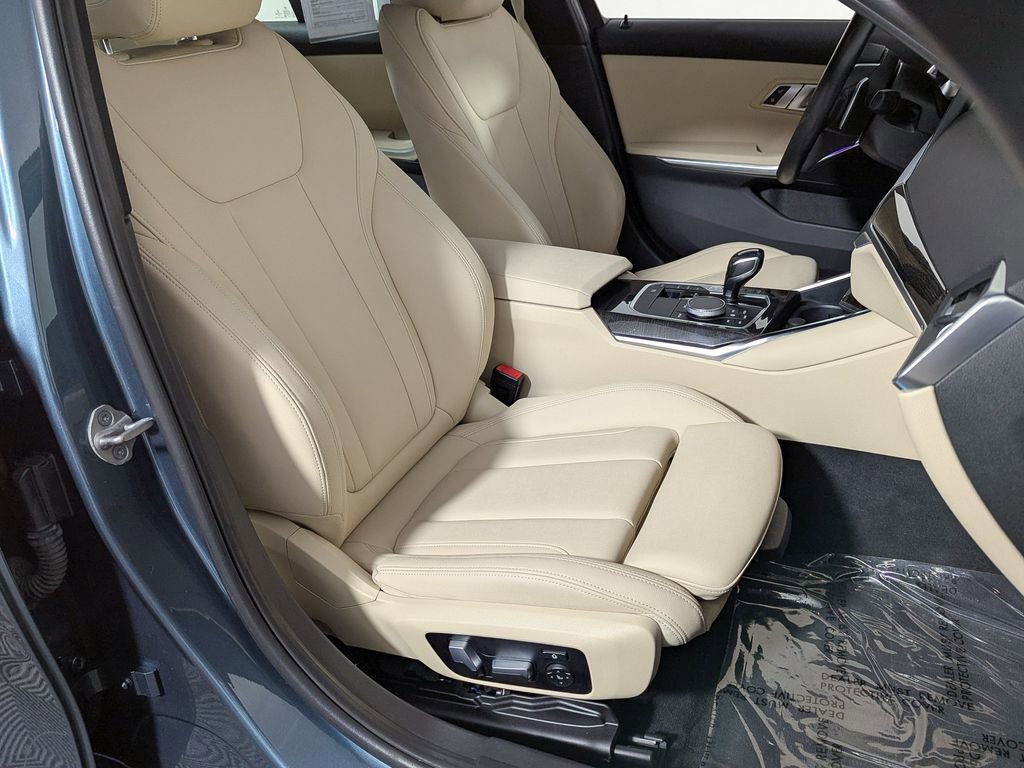Used 2021 BMW 330i xDrive Sedan w/ Convenience Package image 15