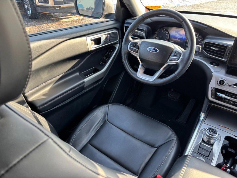 Used 2023 Ford Explorer XLT w/ Equipment Group 202A image 14