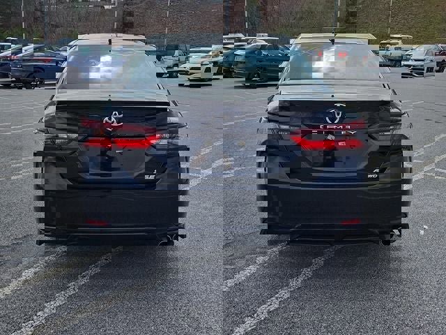 Used 2024 Toyota Camry SE w/ Cold Weather Package video 4