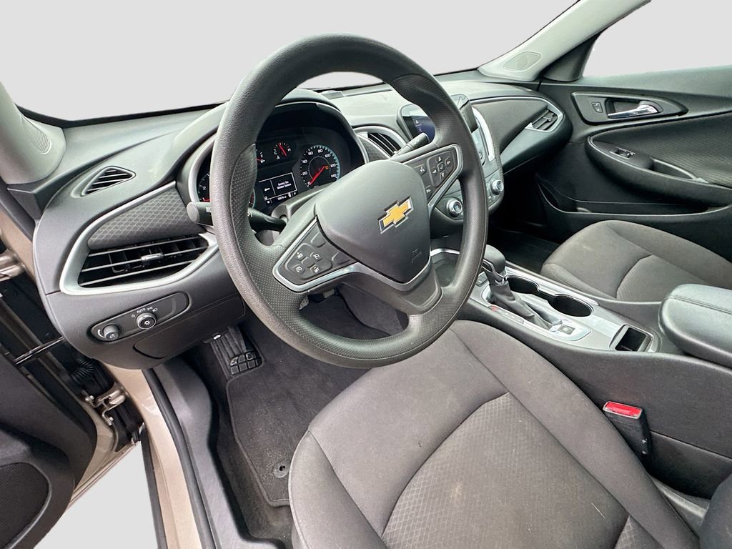Used 2022 Chevrolet Malibu LT image 9