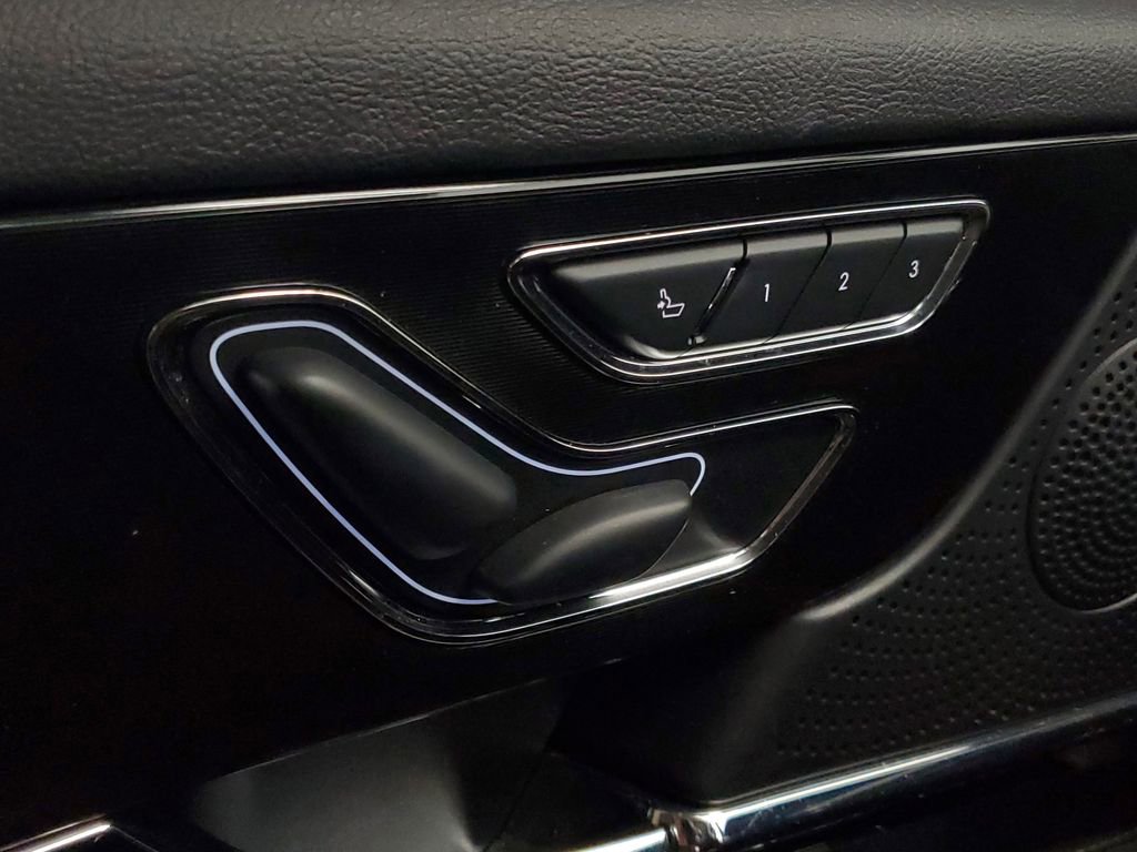 Used 2024 Lincoln Corsair AWD w/ Equipment Group 101A image 18