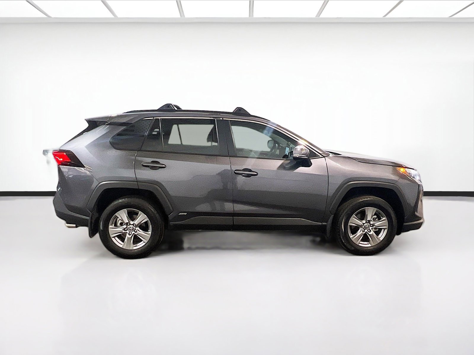 Used 2024 Toyota RAV4 XLE w/ Convenience Package image 24