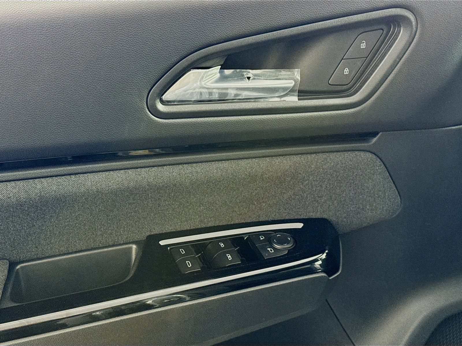 Used 2025 Honda Prologue EX image 9