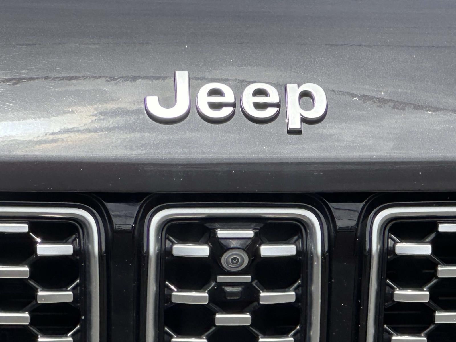 Used 2022 Jeep Grand Cherokee Summit w/ Luxury Tech Group V AWD/4WD image 7