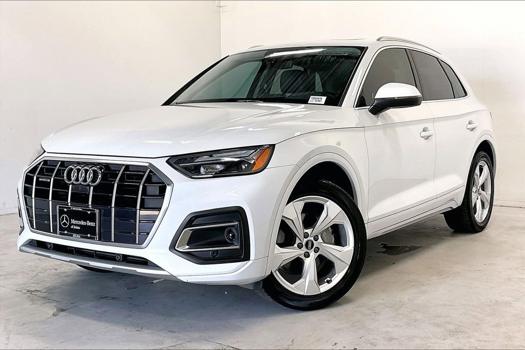 Used 2021 Audi Q5 2.0T Premium Plus w/ Premium Plus Package AWD/4WD image 2