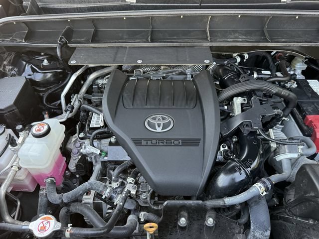 Used 2023 Toyota Highlander XLE FWD image 38