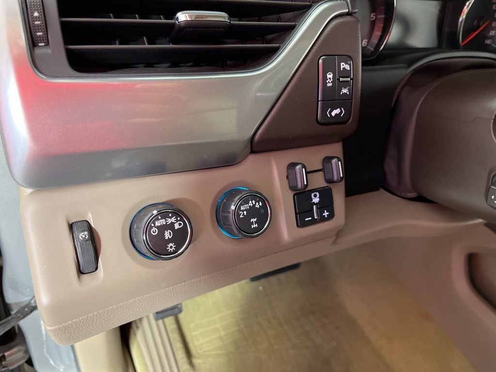 Used 2018 Chevrolet Tahoe Premier image 32