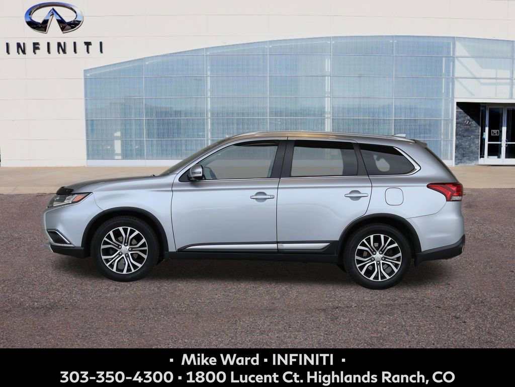 Used 2017 Mitsubishi Outlander SEL image 2