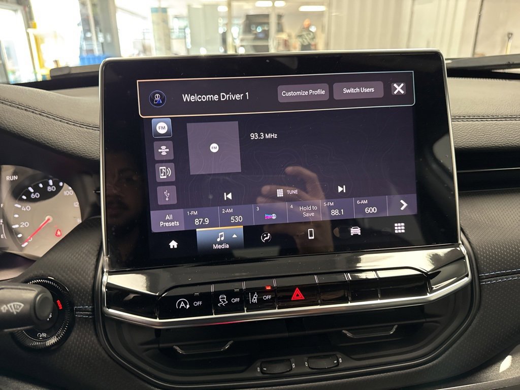 New 2025 Jeep Compass Latitude w/ Altitude Special Edition image 18