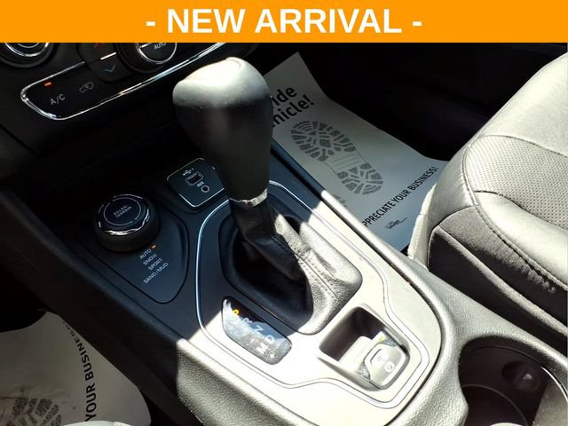 Used 2021 Jeep Cherokee Latitude Lux 80th Anniv w/ Quick Order Package 26U 80TH AWD/4WD image 26