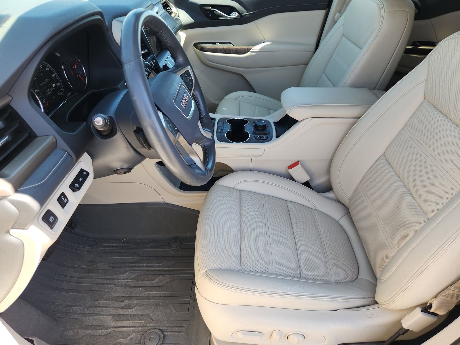 Used 2022 GMC Acadia Denali w/ Denali Technology Package image 16