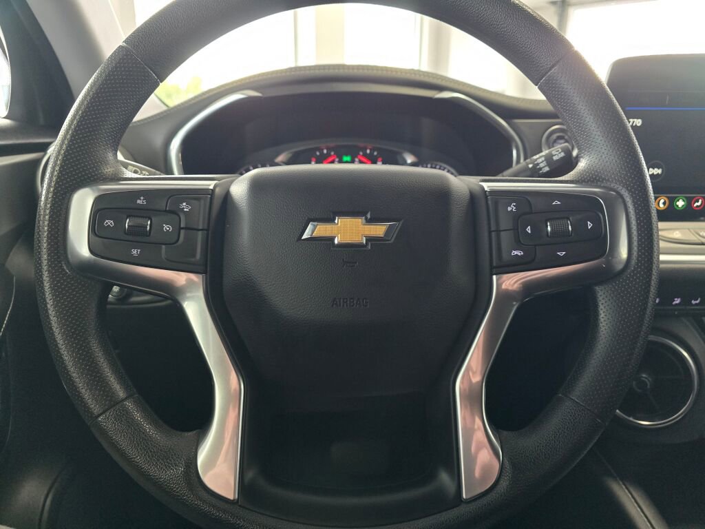 Used 2025 Chevrolet Blazer LT image 27