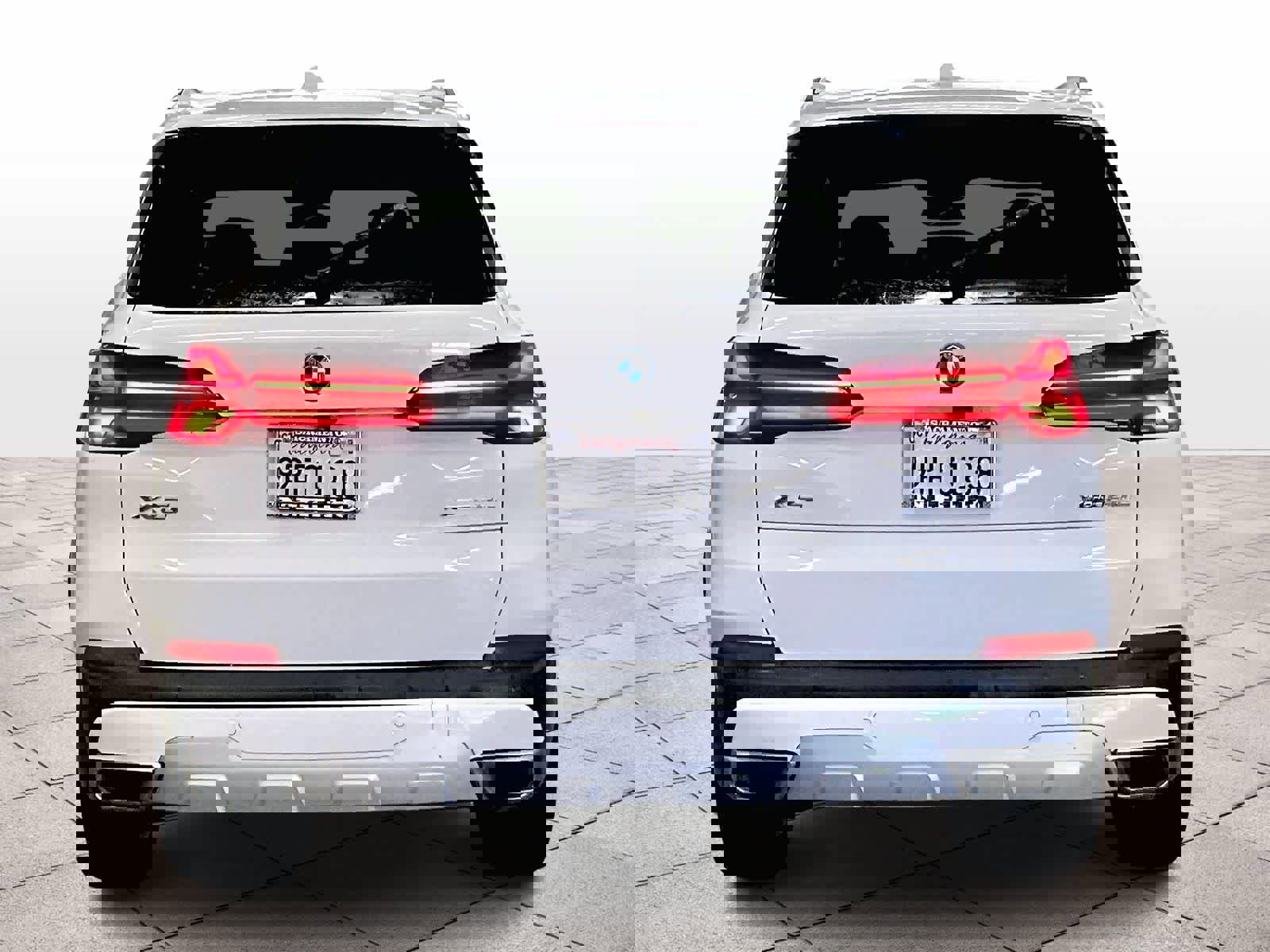 Used 2025 BMW X5 xDrive50e image 6