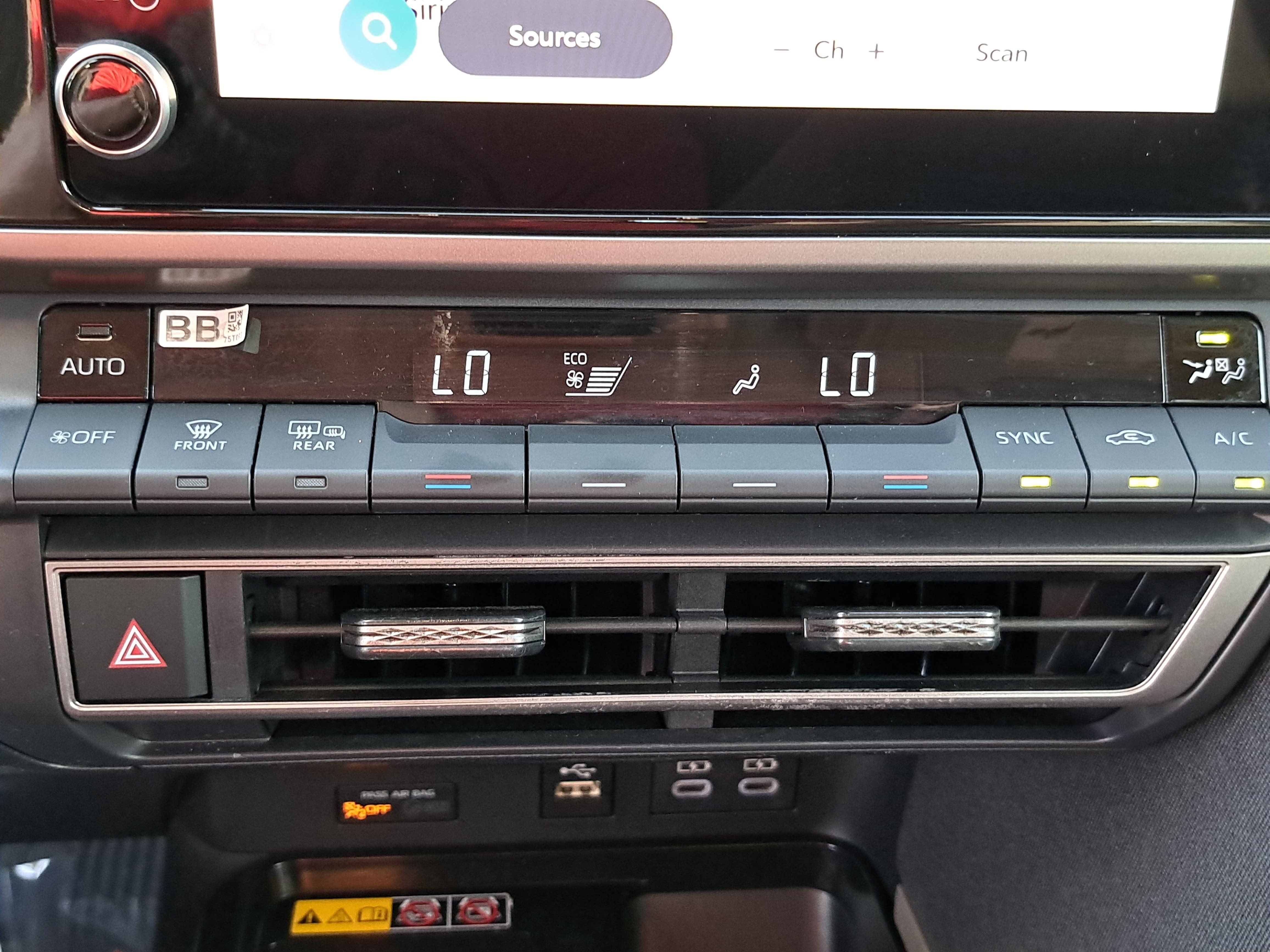 Used 2025 Toyota Camry LE FWD image 21