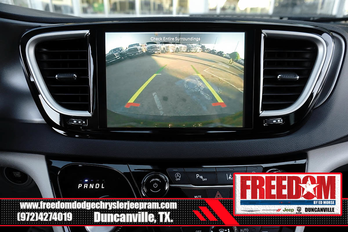 Certified 2024 Chrysler Pacifica Touring-L FWD image 20