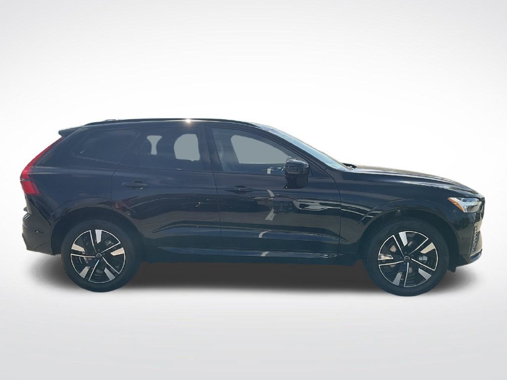 New 2027 Volvo XC60 B5 Plus AWD/4WD image 8