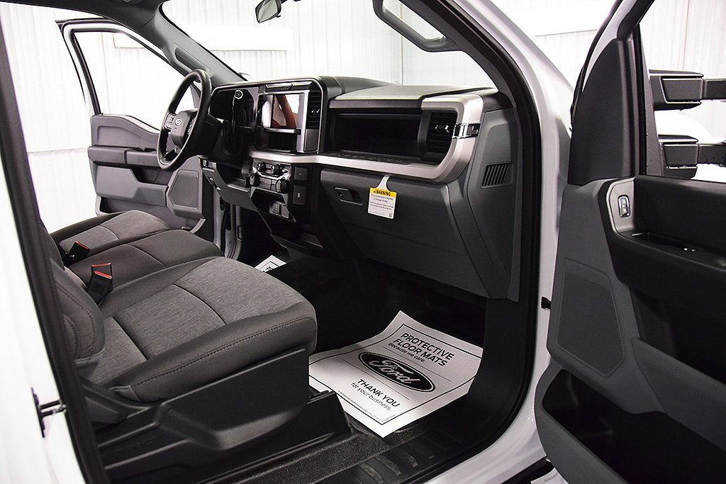 New 2026 Ford F250 XL w/ XL Chrome Package image 29