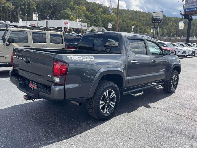 Used 2019 Toyota Tacoma TRD Sport AWD/4WD image 4