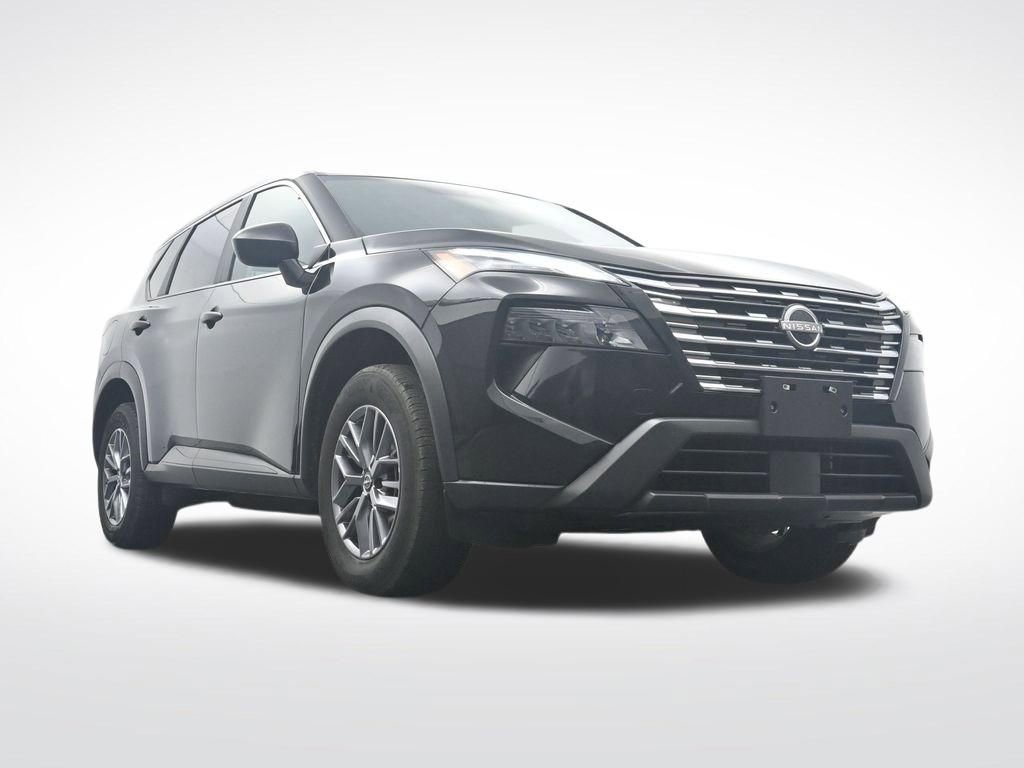 Used 2024 Nissan Rogue S image 32