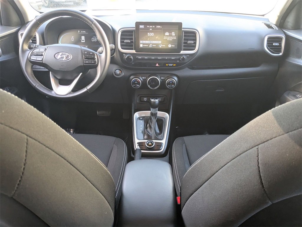Used 2025 Hyundai Venue SEL image 28