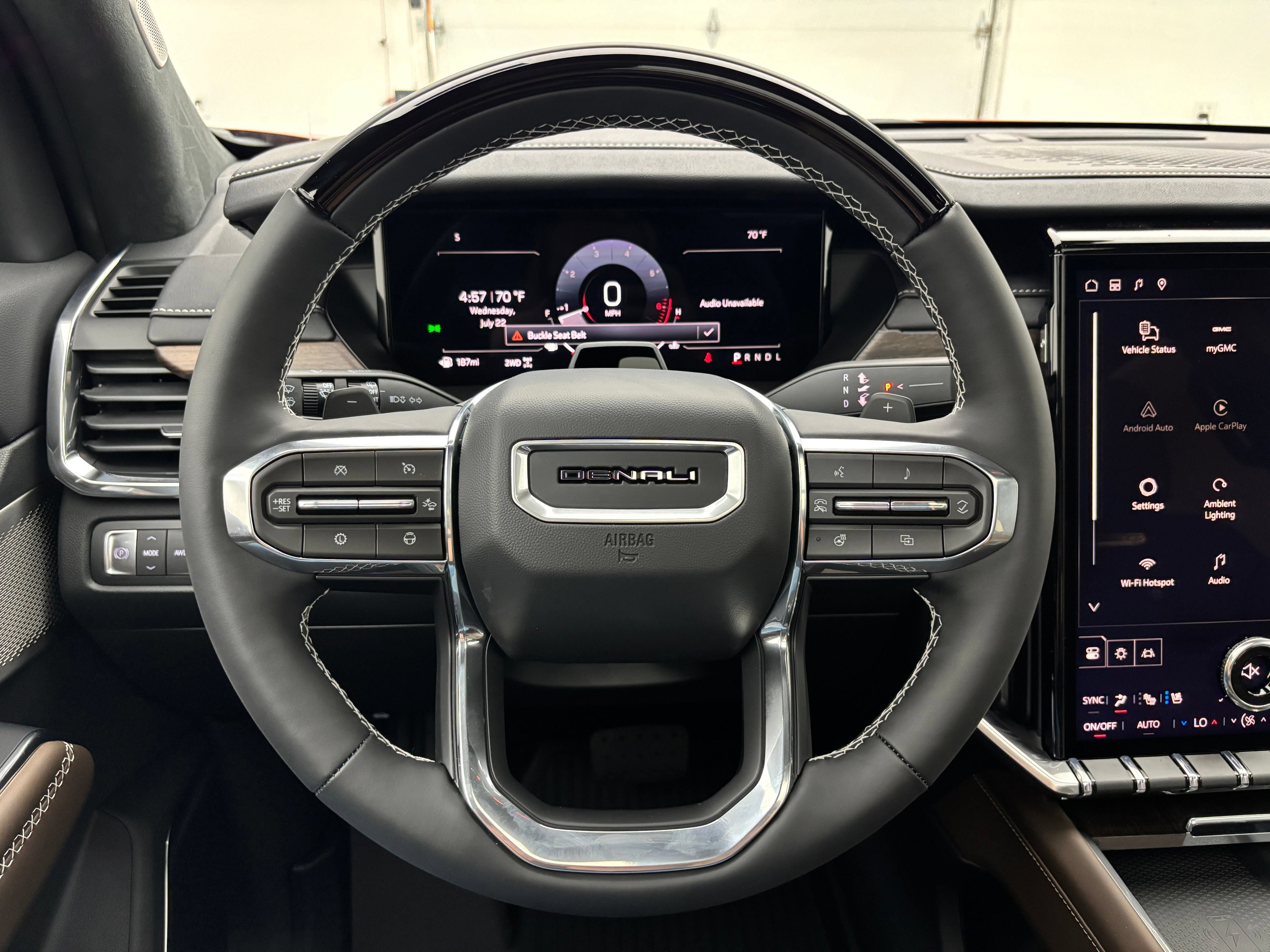 New 2026 GMC Acadia Denali Ultimate w/ LPO, Floor Liner Package AWD/4WD image 23