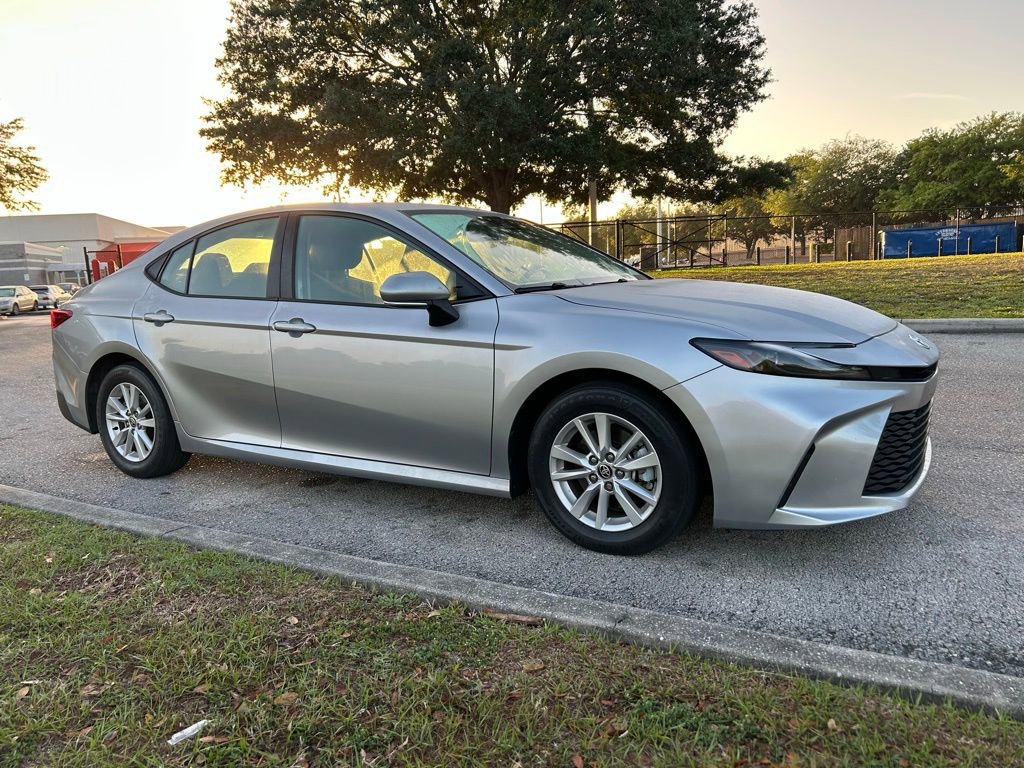 Used 2025 Toyota Camry LE w/ Convenience Package image 7