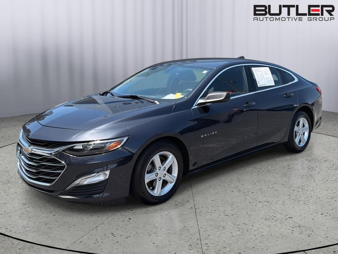Used 2022 Chevrolet Malibu LS FWD image 2