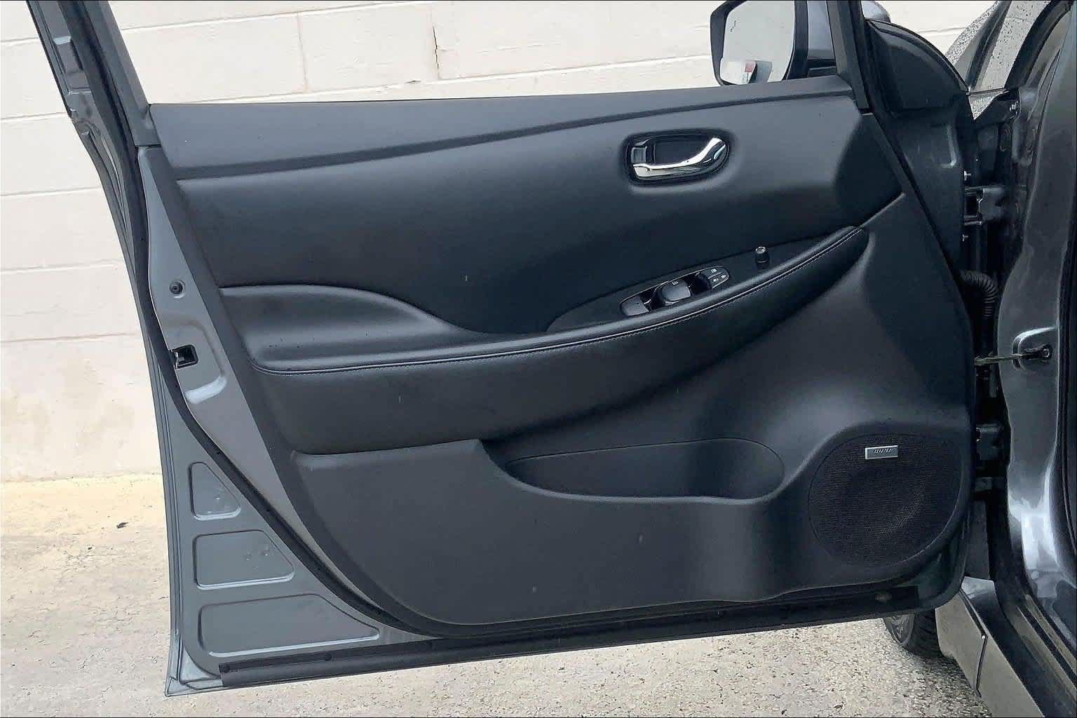 Used 2018 Nissan Leaf SL w/ SL Technology Package FWD image 27