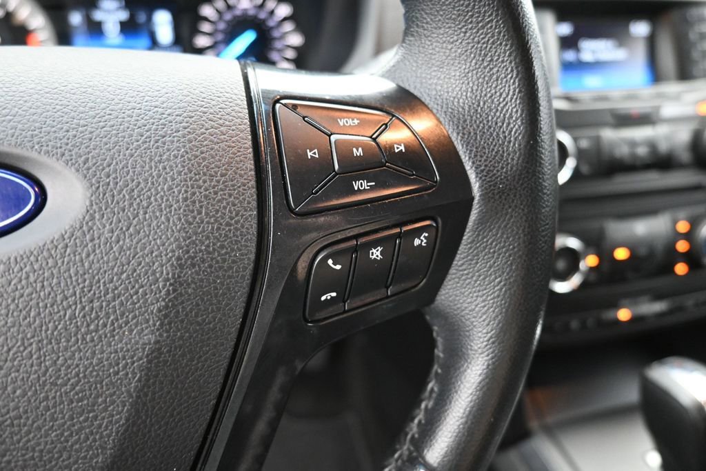Used 2017 Ford Explorer XLT FWD image 6