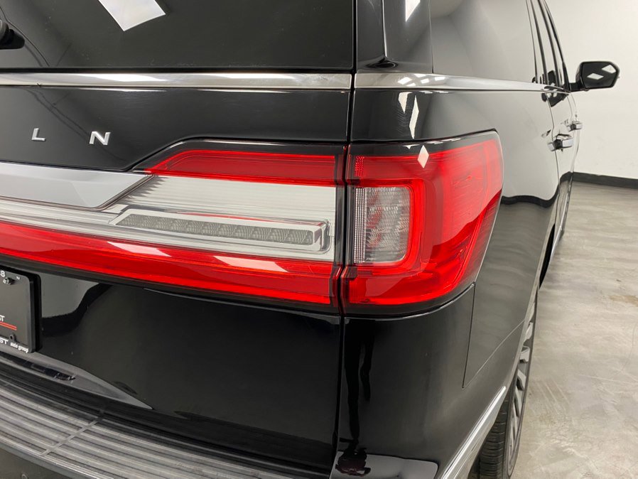 Used 2018 Lincoln Navigator Reserve AWD/4WD image 17