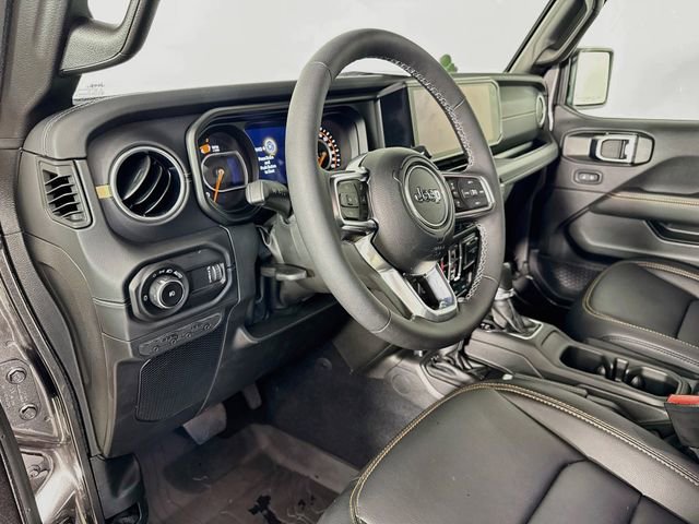 Used 2025 Jeep Wrangler Unlimited Sahara AWD/4WD image 12