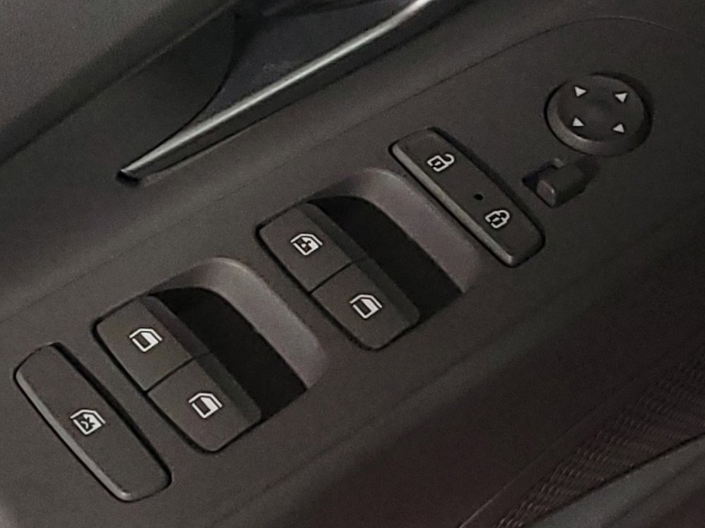 Used 2023 Hyundai Elantra SEL image 27