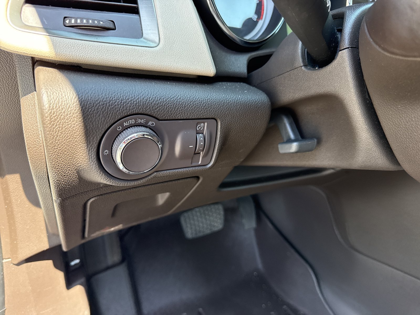 Used 2015 Buick Verano FWD image 15