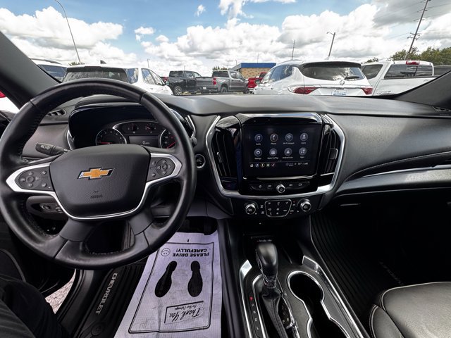 Used 2022 Chevrolet Traverse LT image 16
