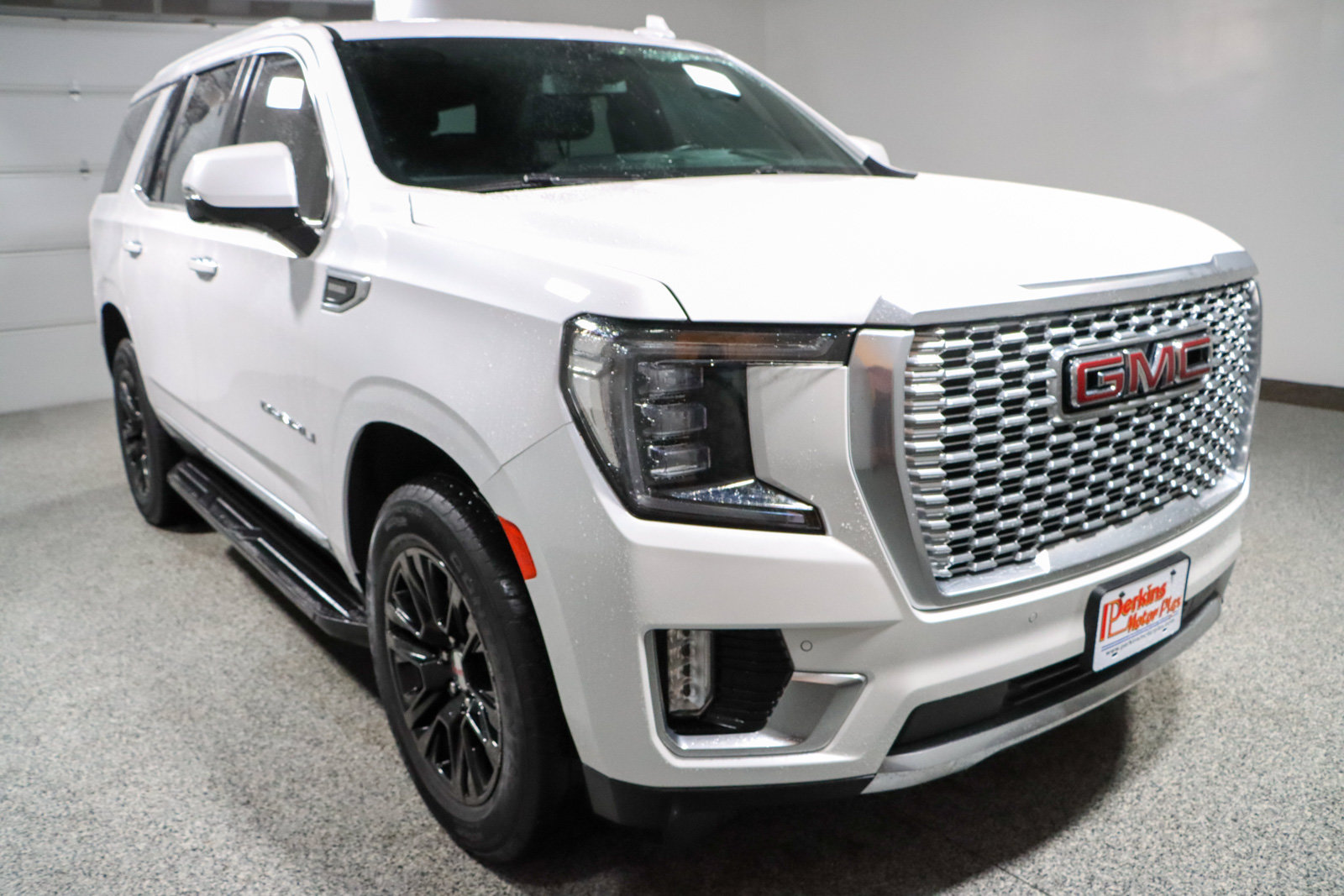 Used 2023 GMC Yukon Denali AWD/4WD image 5